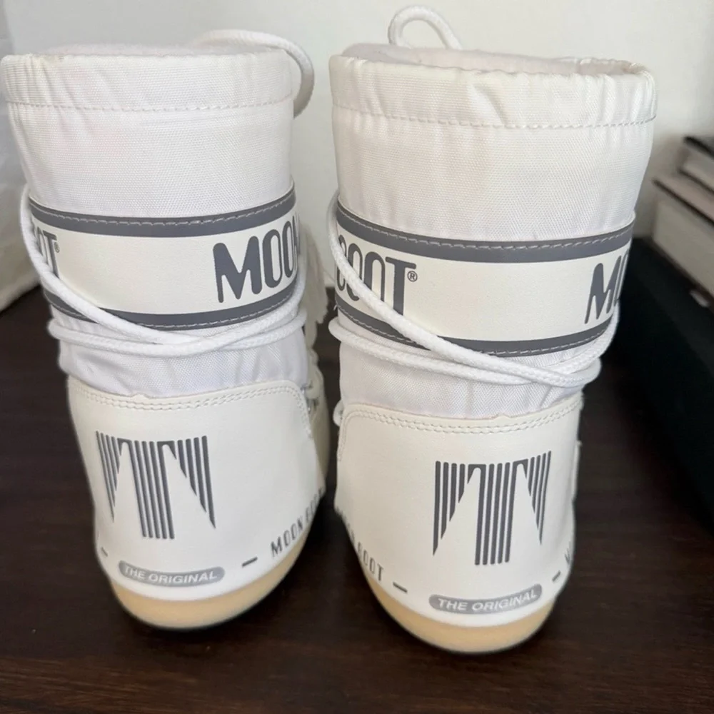 Moon Boot brand new